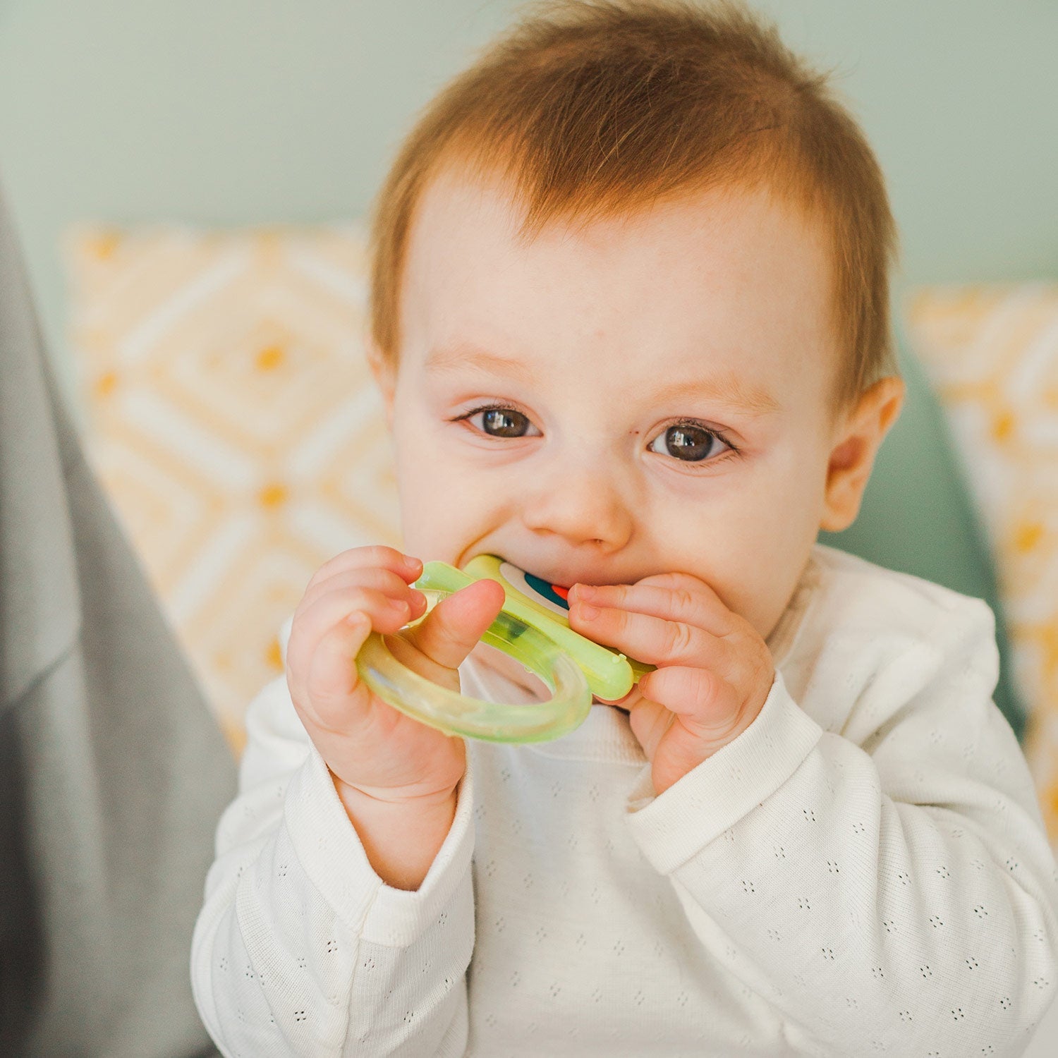 Mordedor Refrigerante de Silicona Etapa 2 +4m con Anillo de Dentición Flexible Multicolor